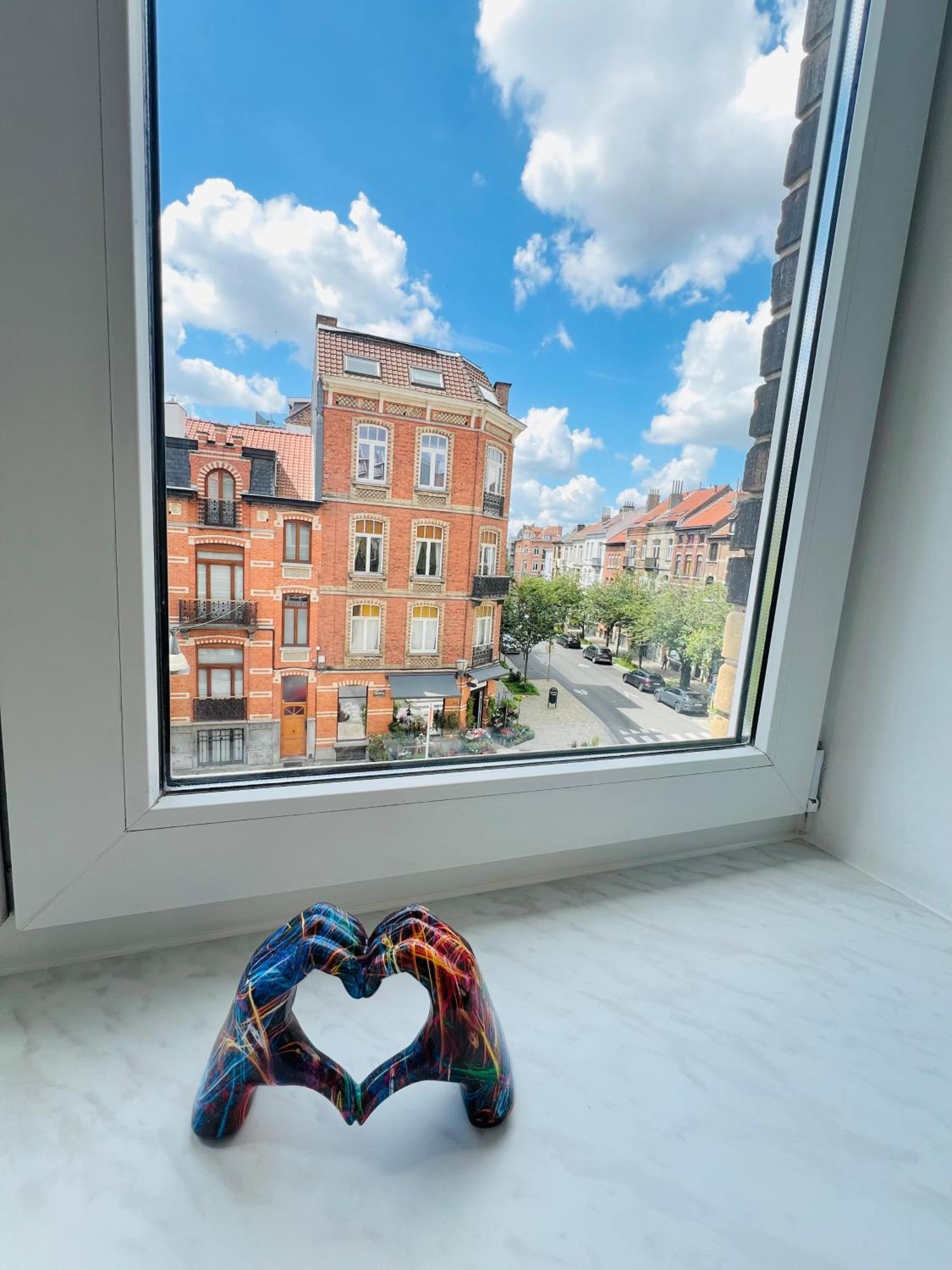 Renove Et Radieux A Bruxelles Exterior foto